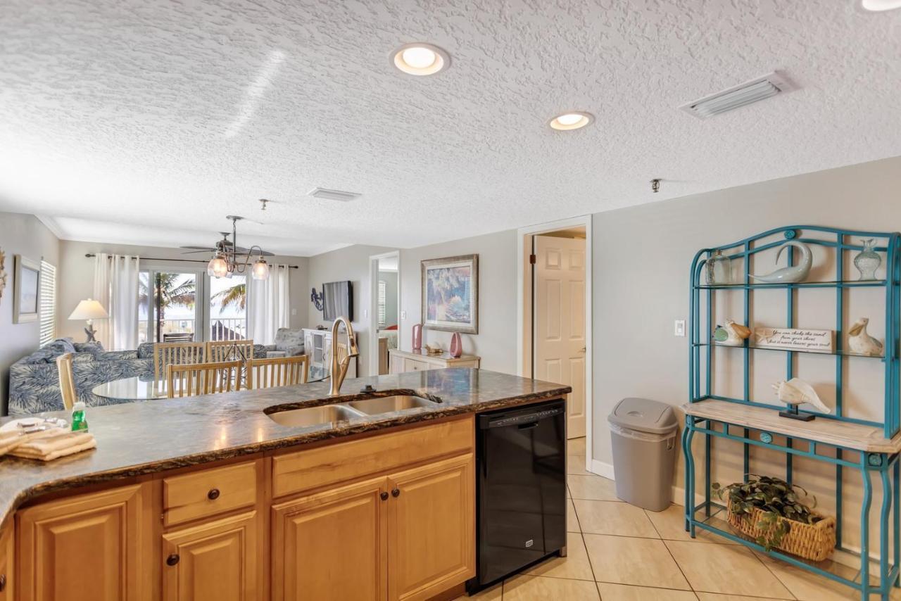 106 Beach Place Condos St. Pete Beach Dış mekan fotoğraf