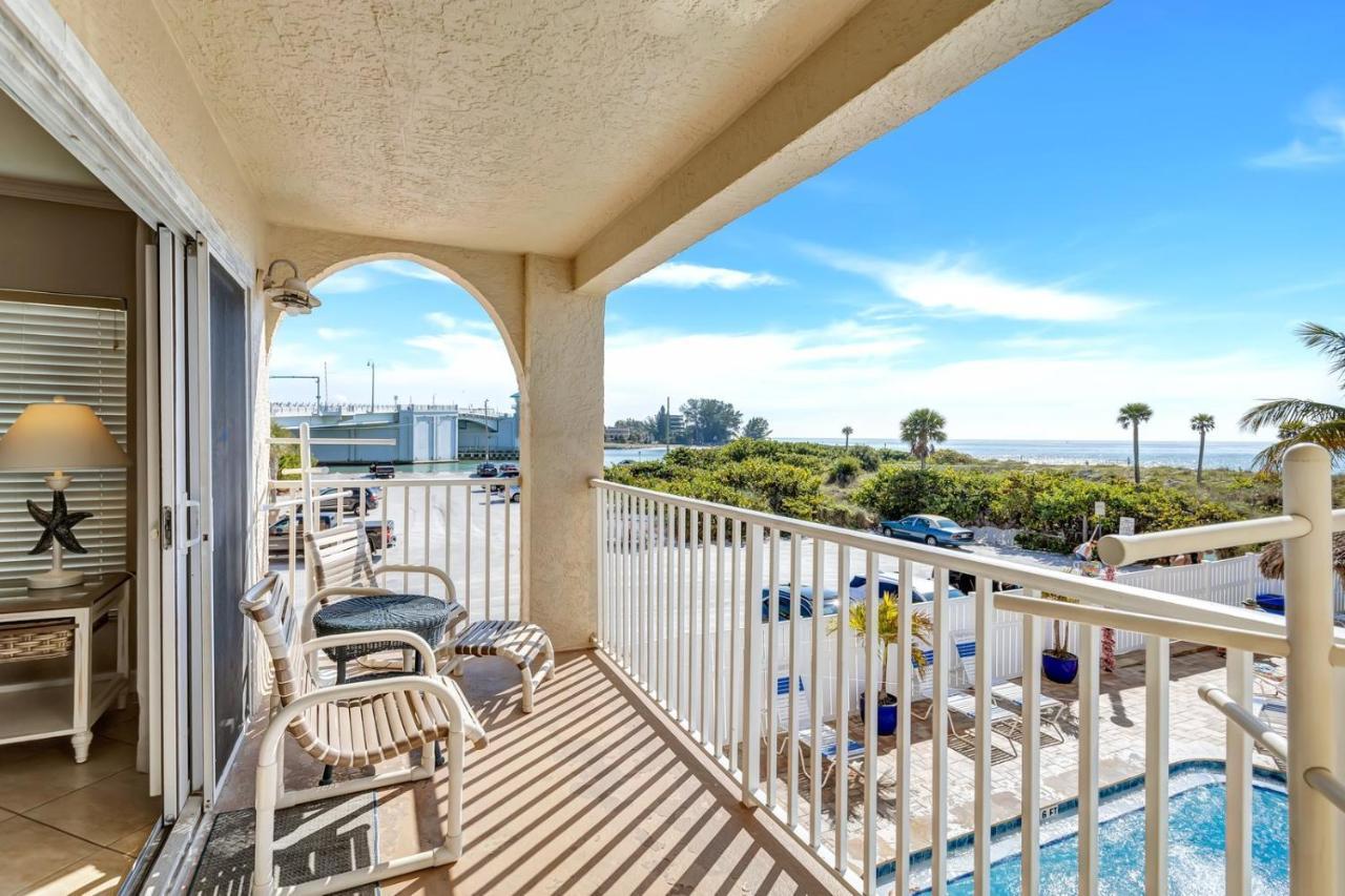 106 Beach Place Condos St. Pete Beach Dış mekan fotoğraf